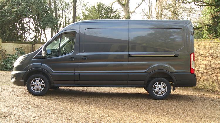 FORD TRANSIT 460 L4 MINIBUS DIESEL RWD 2.0 EcoBlue 165ps H3 18 Seater Leader [Nav]